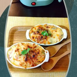 チョロリスの作ってみた!投稿(食パンを一工夫☆ベーコンとかぼちゃのとろーりパングラタン)