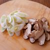 【しいたけと長ねぎの中華たまごスープ】簡単！素朴でおいしい♡の工程1