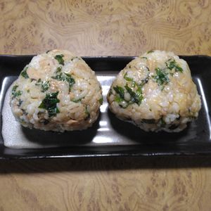 ももの作ってみた!投稿(子供も大人も大好きな味！甘辛ツナマヨと大葉のおにぎり)