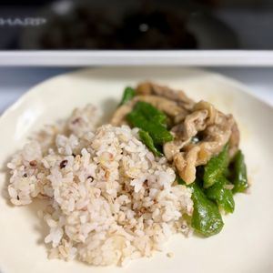 りりの作ってみた!投稿(ワンパン10分！【豚こま肉×ピーマン旨だれ炒め】ご飯すすむ♩)