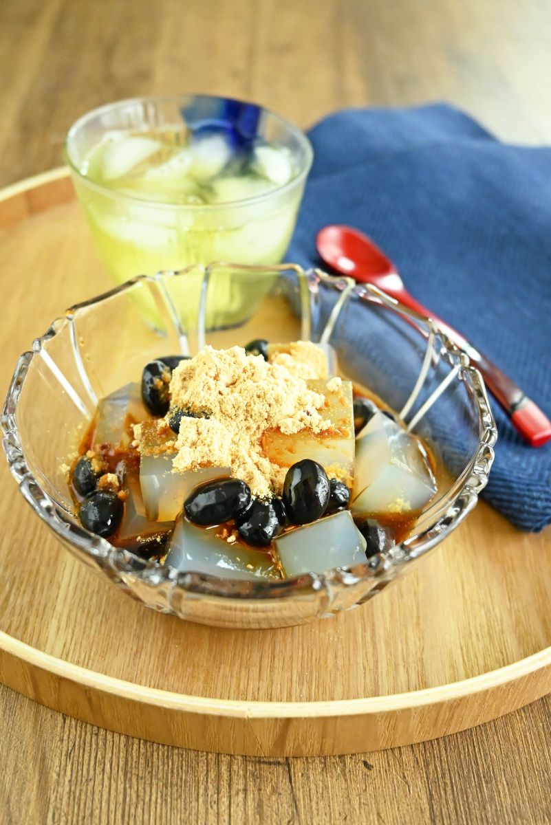 簡単ヘルシー】黒豆と寒天の黒みつきなこ | レシピサイトNadia