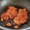 濃い目の味でご飯すすむ！【四日市とんてき】の工程6
