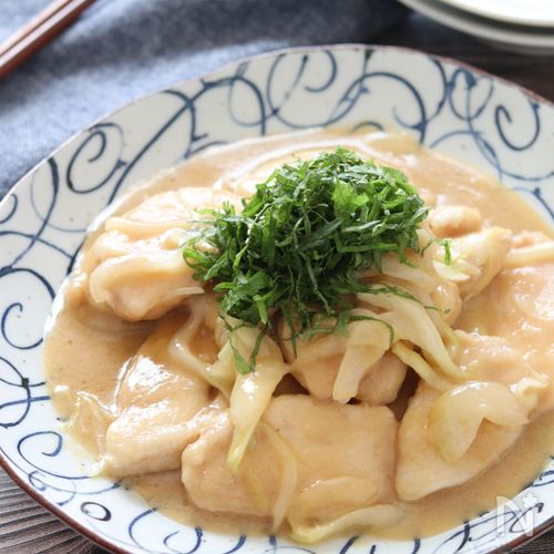 【むね肉と新玉の西京だれ】ご飯もビールも進む!お肉やわらか♪