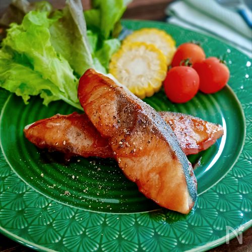 親子で楽しめる♩ブリのケチャップ焼き