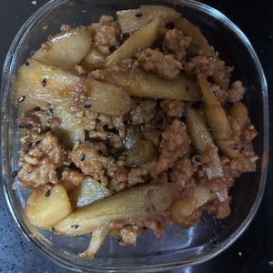 284388の作ってみた!投稿(ごはんに乗せて食べたい♡【こんにゃくごぼうの豚そぼろ煮】)