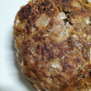 1207859の作ってみた!投稿(ソースは中に閉じ込めて♡【ふんわりジューシーハンバーグ】)
