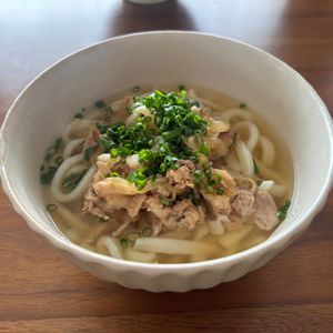 こむぎの作ってみた!投稿(レンジで簡単！新玉ねぎ入り肉うどん)