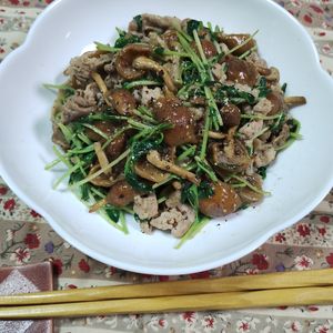 M＊Pの作ってみた!投稿(【ワンパン】【包丁不要】豚肉となめこの和風粒マスタード炒め)