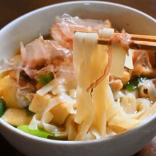 名古屋の味!かしわとお揚げのきしめん