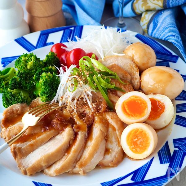 レンジ鶏チャーシュー】おまけの味玉も嬉しい簡単作り置き | レシピ