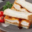 ボリューム満点！ソース染みしみ！鶏むね肉のチキンカツサンド