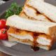 ボリューム満点！ソース染みしみ！鶏むね肉のチキンカツサンド
