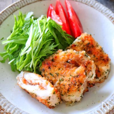 ［鶏ささみの梅しそパン粉焼き］ボリュームおかず
