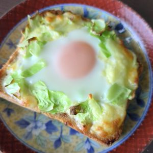 たりおの作ってみた!投稿(【ごちそうトーストの完成♪】
キャベたまチーズトースト)