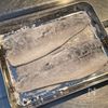 焼いてタレをからめるだけ♪「さばのゆずこしょう照り焼き」の工程1