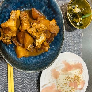 505218の作ってみた!投稿(こってり濃厚🤭手羽先と根菜の赤味噌どて煮🤩💖)