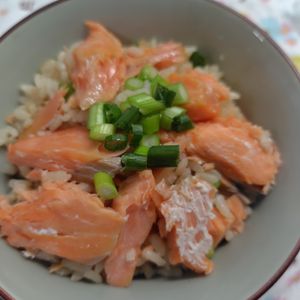コスモスの作ってみた!投稿(鮭のガリバタ醤油ごはん)
