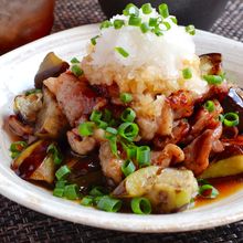 豚こま肉はこう使う『カリカリ豚こまと茄子のおろしがけ』
