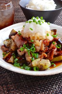 豚こま肉はこう使う『カリカリ豚こまと茄子のおろしがけ』
