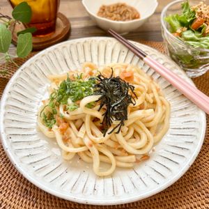 のりのり🐾🎀🤍の作ってみた!投稿(【鮭混ぜうどん】チンして混ぜるだけ)