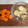 【にんじんとさつまいものオレンジグラッセ】の工程1