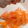 にんじんとしらすのペペロン風の工程1
