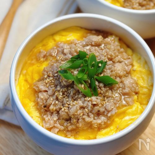 【鶏そぼろの ふわ玉親子丼】ふわとろ食感にハマる♡