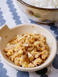 簡単！ごはんにかけて食べる『ツナたまフレーク』おにぎりにも♡