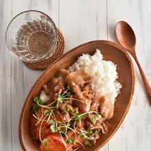 豚バラとトマトの甘辛ソテーのっけごはん