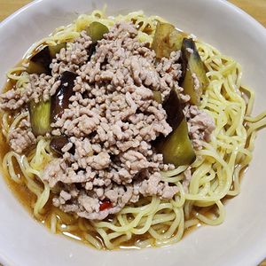 ナムディの作ってみた!投稿(【ひき肉と茄子のピリ辛あんかけ焼きそば】)