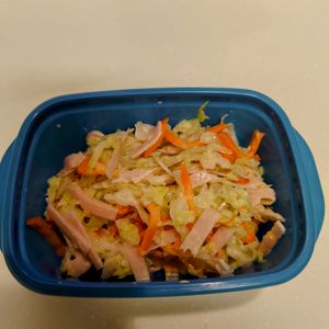 にゃんこさん🐱の作ってみた!投稿(【秒でなくなる副菜】野菜が余ってたらコレ！絶品コールスロー)