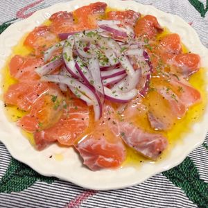 綾鷹ルイの作ってみた!投稿(【基本のサーモンカルパッチョ】簡単！激うま！新玉ねぎで！)