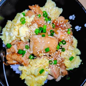 1285824の作ってみた!投稿(【感動的にうまい‼︎丼にも♪】鶏肉のてりたま♡)
