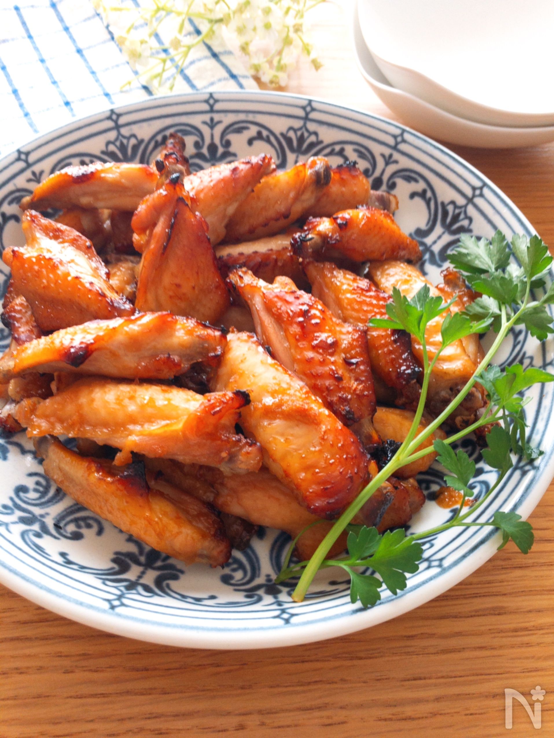 【手羽中】の人気レシピ15選|甘辛揚げ、照り焼き、煮物…鶏のうま味を丸ごと味わう絶品おかず | レシピサイトNadia