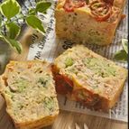 混ぜて焼くだけ✨チーズケーキのような米粉のケークサレ