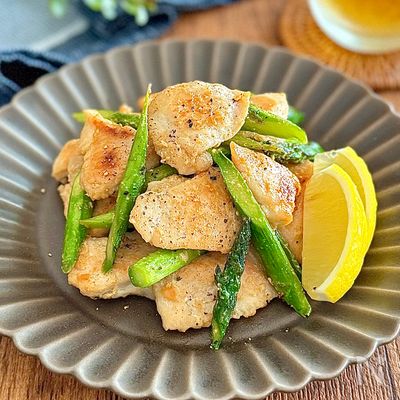 鶏肉とアスパラの塩ガーリックソテー・パサつかず柔らかい♡