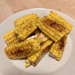 ぴの作ってみた!投稿(【焼きとうもろこし】香ばしい♡夏に食べたいおつまみおかず🌈)
