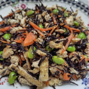 コスモスの作ってみた!投稿(【豆腐とひじきの炒め煮】ご飯と合う!ほっこり和食副菜♪)