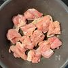 さつまいもと鶏肉《こってり♡甘辛炒め》の工程1