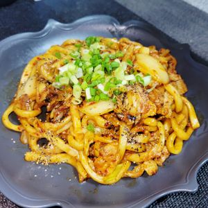 ヴェルの作ってみた!投稿(豚キムチ焼きうどん)