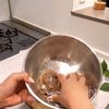 節約＆ヘルシー！なんちゃって鶏皮の甘辛焼き🐔✨の工程1