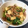 一品で大満足おかず♪【豚肉と小松菜のふわたま春雨炒め】の工程4