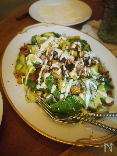 モリモリ食べられる！自家製クルトン入りシーザーサラダ