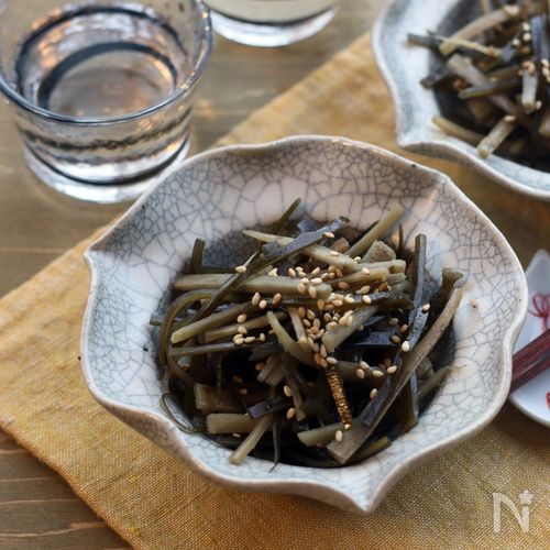 出汁昆布とごぼうの煮物