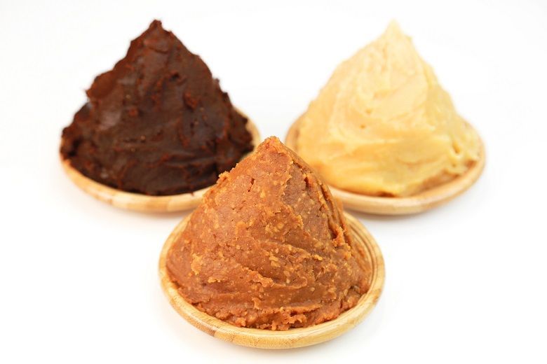 味噌の種類と特徴｜米味噌、麦味噌、豆味噌、調合味噌、無添加味噌、淡色みそ、赤みそ、白みそ、信州みそ 調味料/料理の基礎 レシピサイト Nadia ナディア プロの料理家のおいしいレシピ