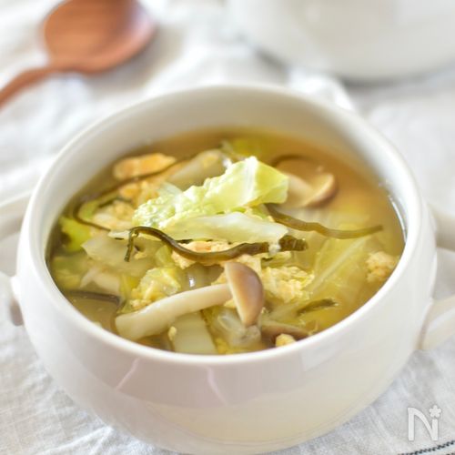 [卵と白菜の塩こんスープ]野菜たっぷりでヘルシー♪