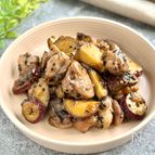 レンジで簡単♪〖大学芋風♡鶏肉とさつまいものゴマ照り焼き〗