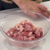 【ご飯が一瞬で消えた、、】鶏肉のオイスター炒めの工程1