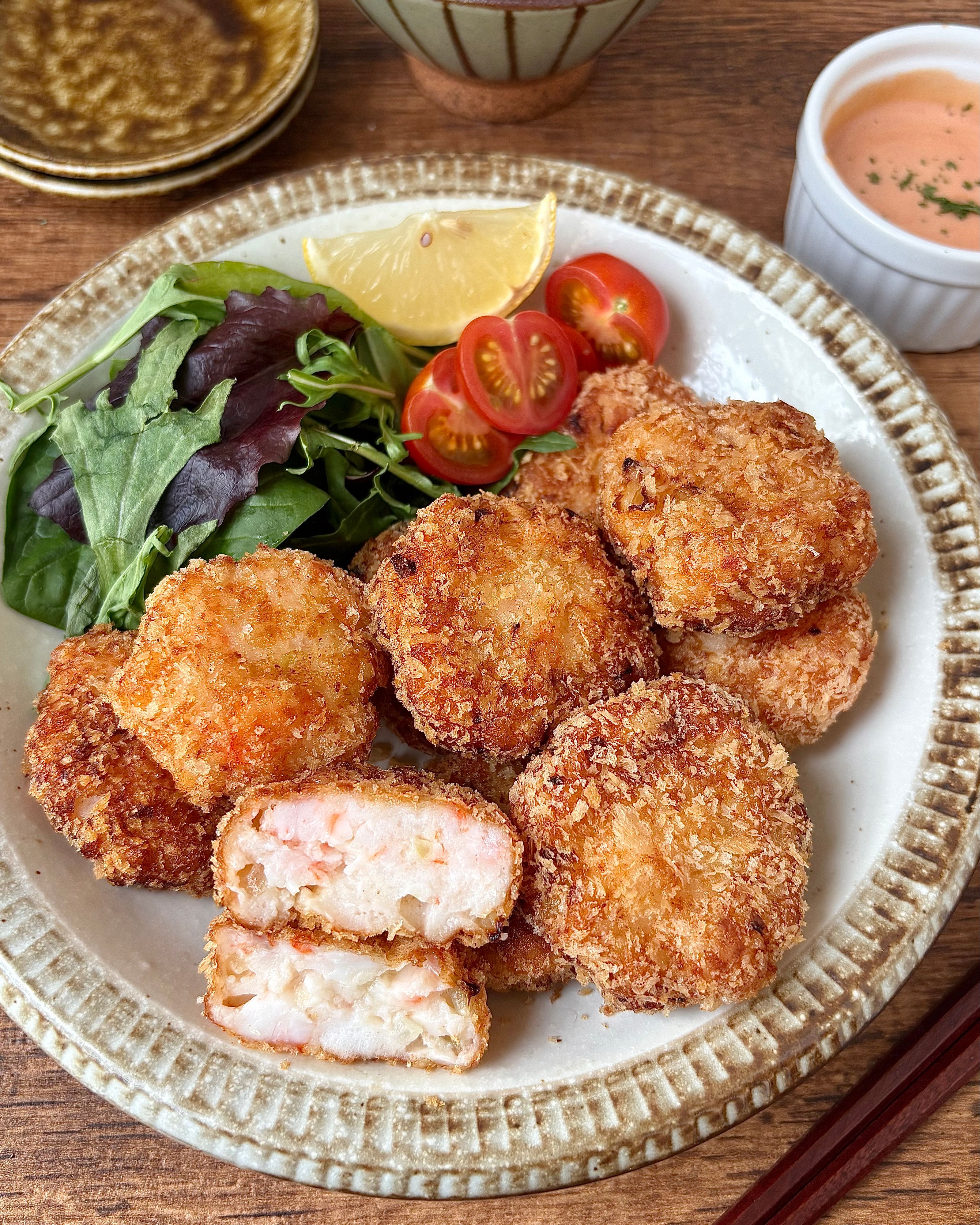 玉ねぎ入り♪ふんわり海老カツ】オーロラソースで食べる♪ | レシピ