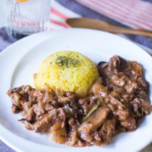 干し椎茸で旨味たっぷりビーフストロガノフ